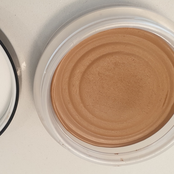 Chanel bronzer - Picture 1 of 2